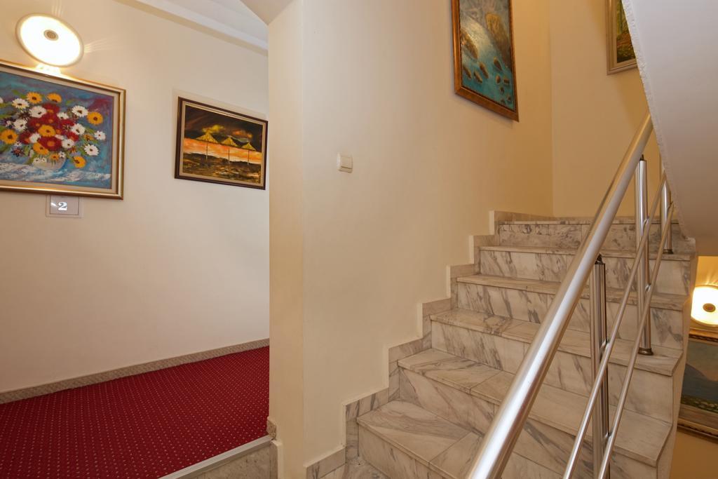 Peshev Family Hotel Nesebar Exterior photo